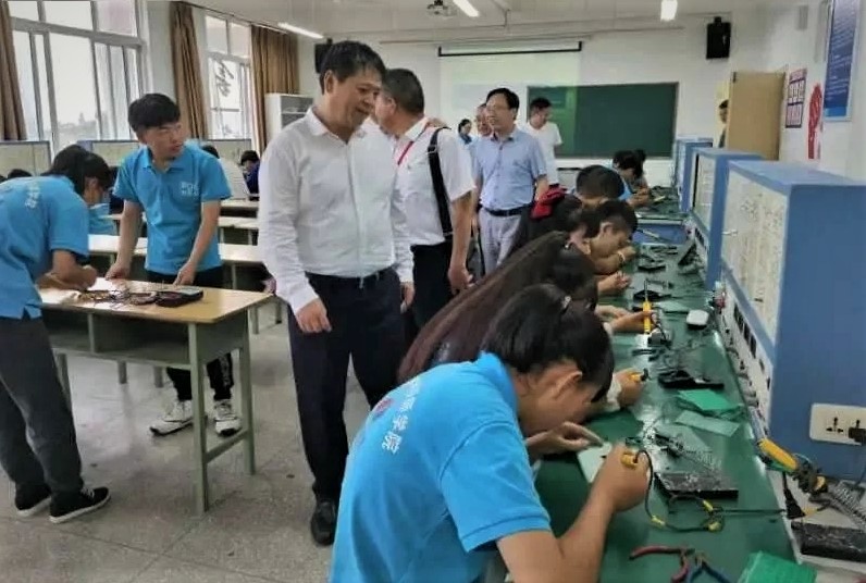 Image title Image title